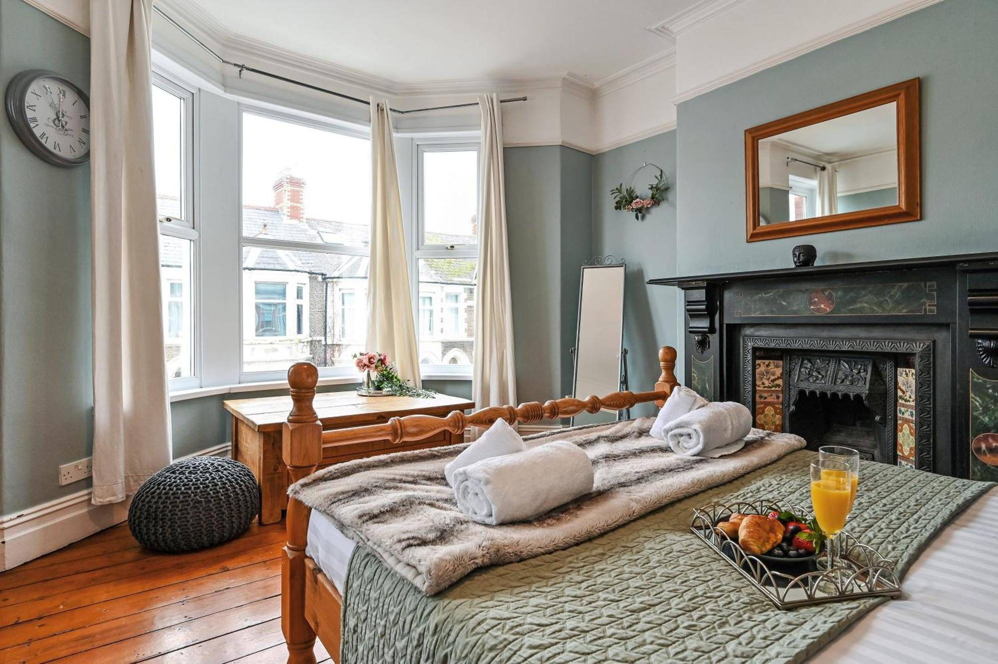 Beautiful Townhouse, Great Location - Pet Friendly Villa Cardiff Exterior photo