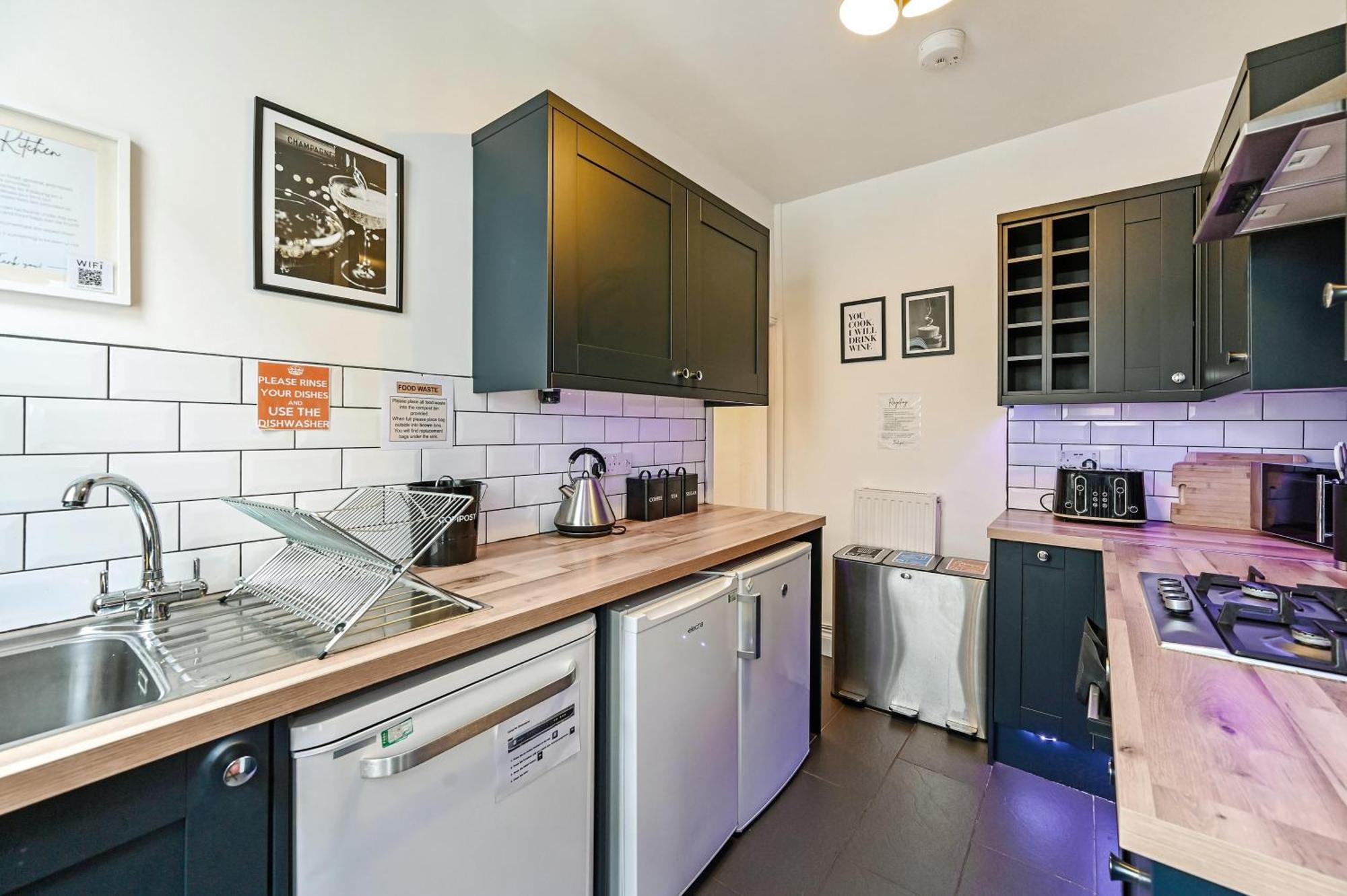 Beautiful Townhouse, Great Location - Pet Friendly Villa Cardiff Exterior photo